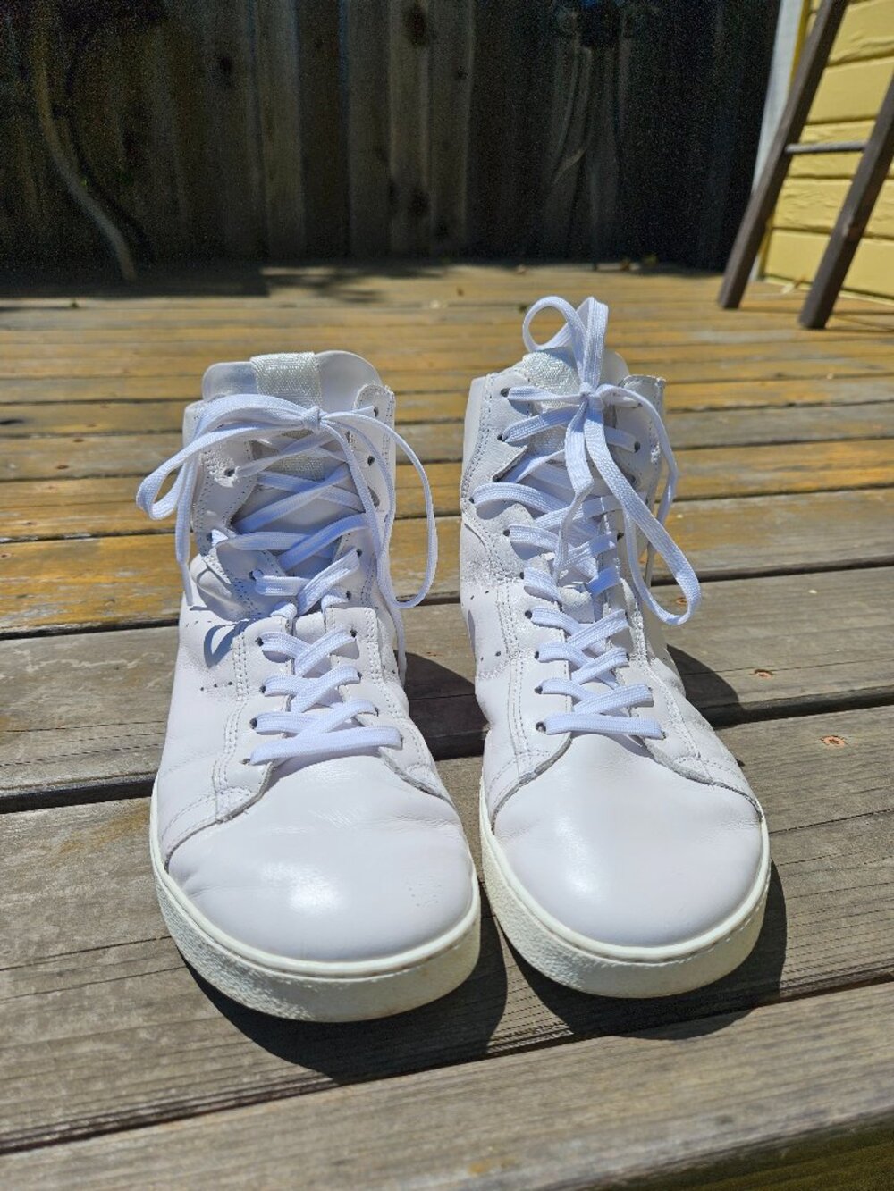 Groundies Universe High Top (HiTop) White Leather Sneakers Size US 9 EU 40